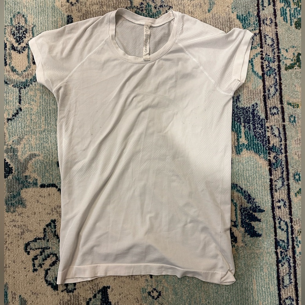 White Lululemon swiftly tech shirt